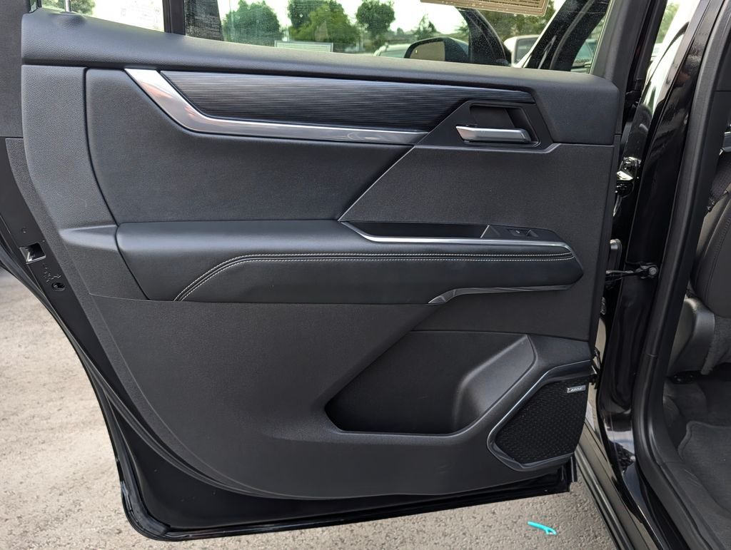 2025 GMC Acadia Elevation - Photo 17