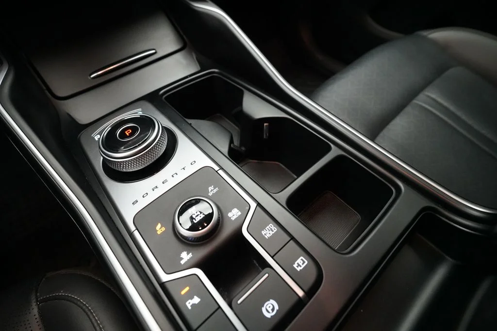 Used 2023 White Kia EX image 18