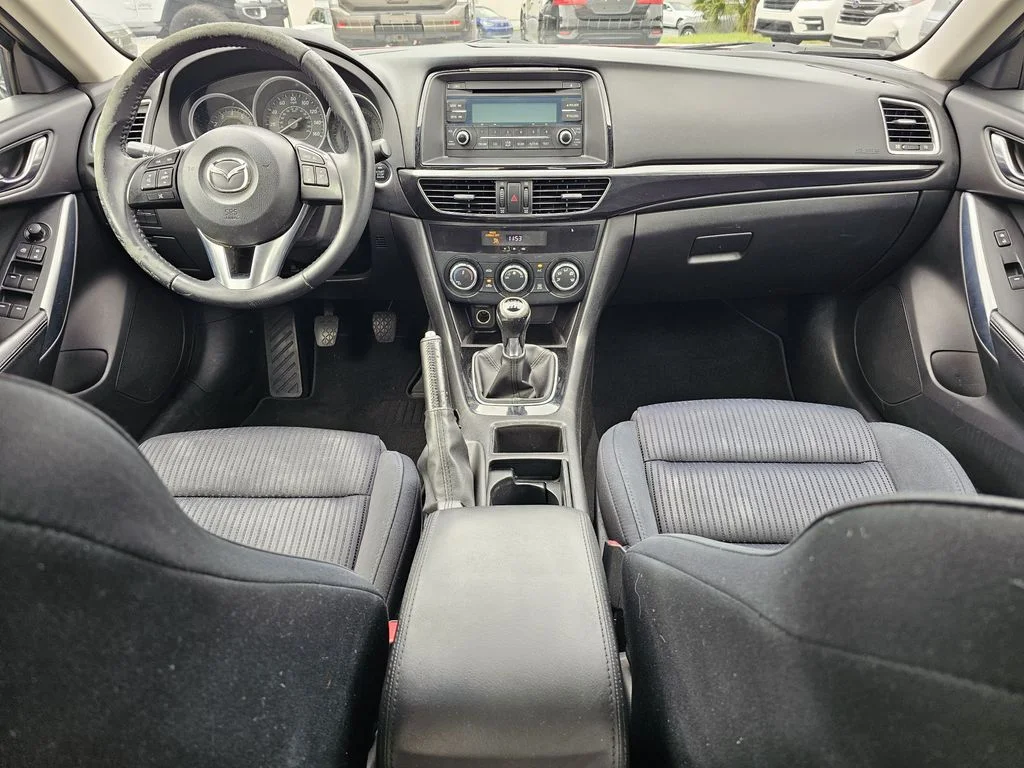 Used 2015 Red Mazda i Sport image 11