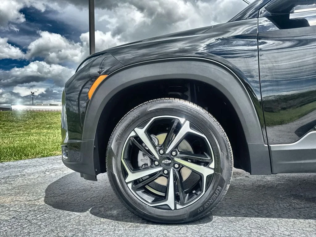 Used 2022 Black Chevrolet RS image 10