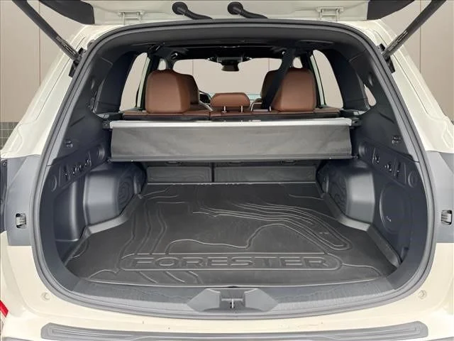 Used 2025 White Subaru Touring image 20