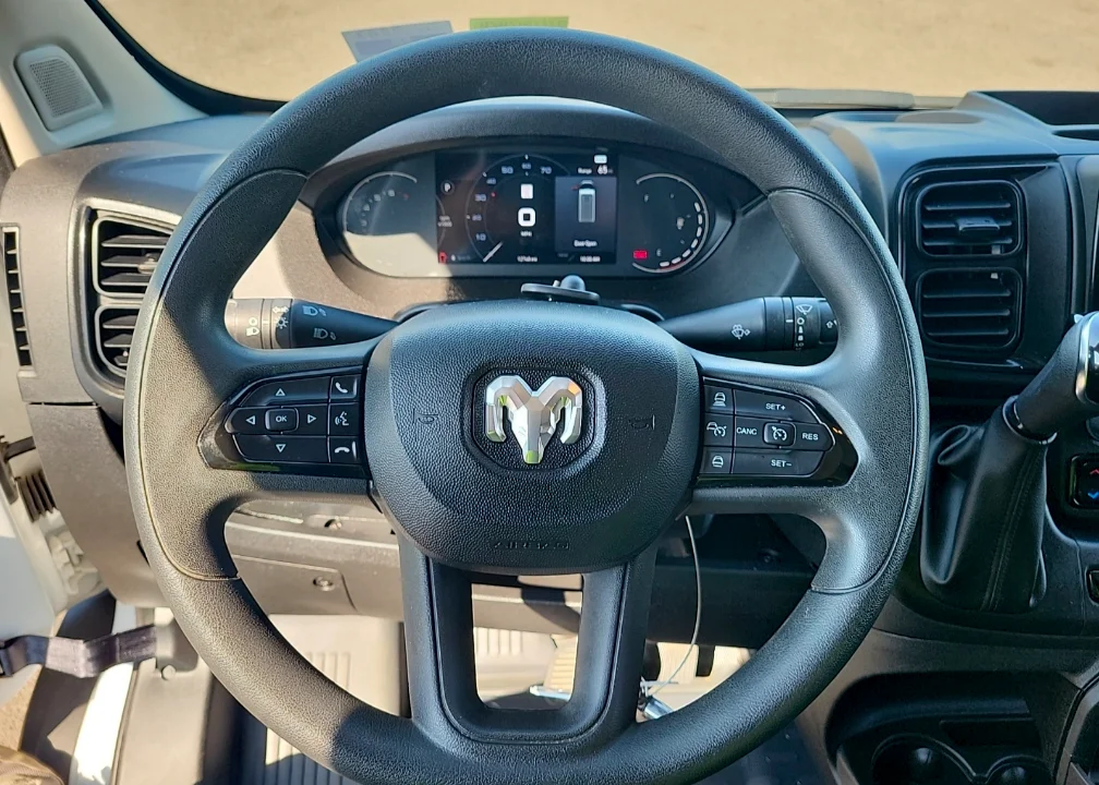 Used 2025 White Ram Base image 15