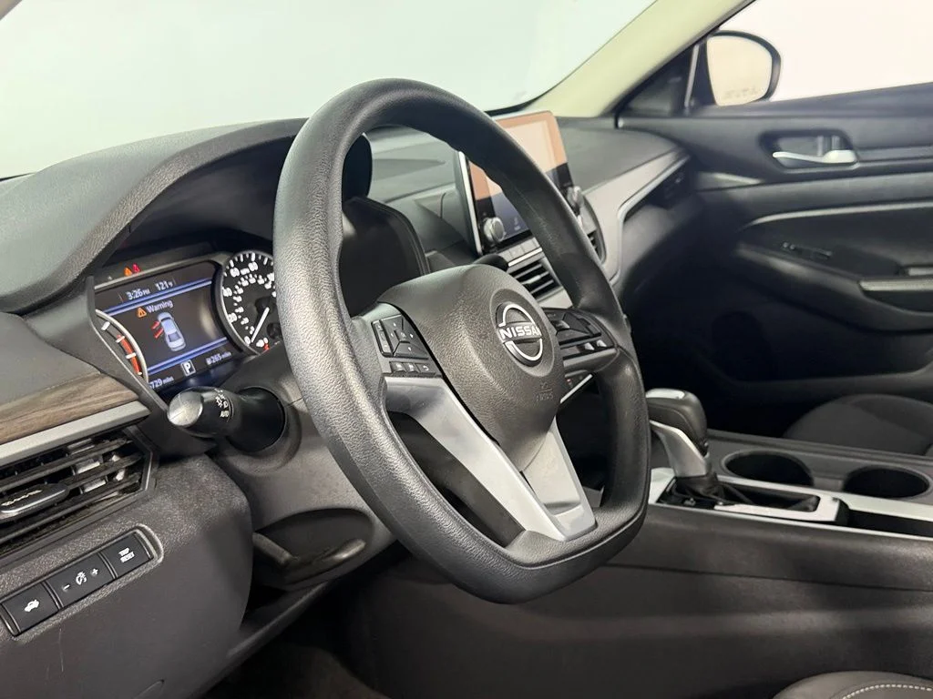 2025 Nissan Altima SV - Photo 22