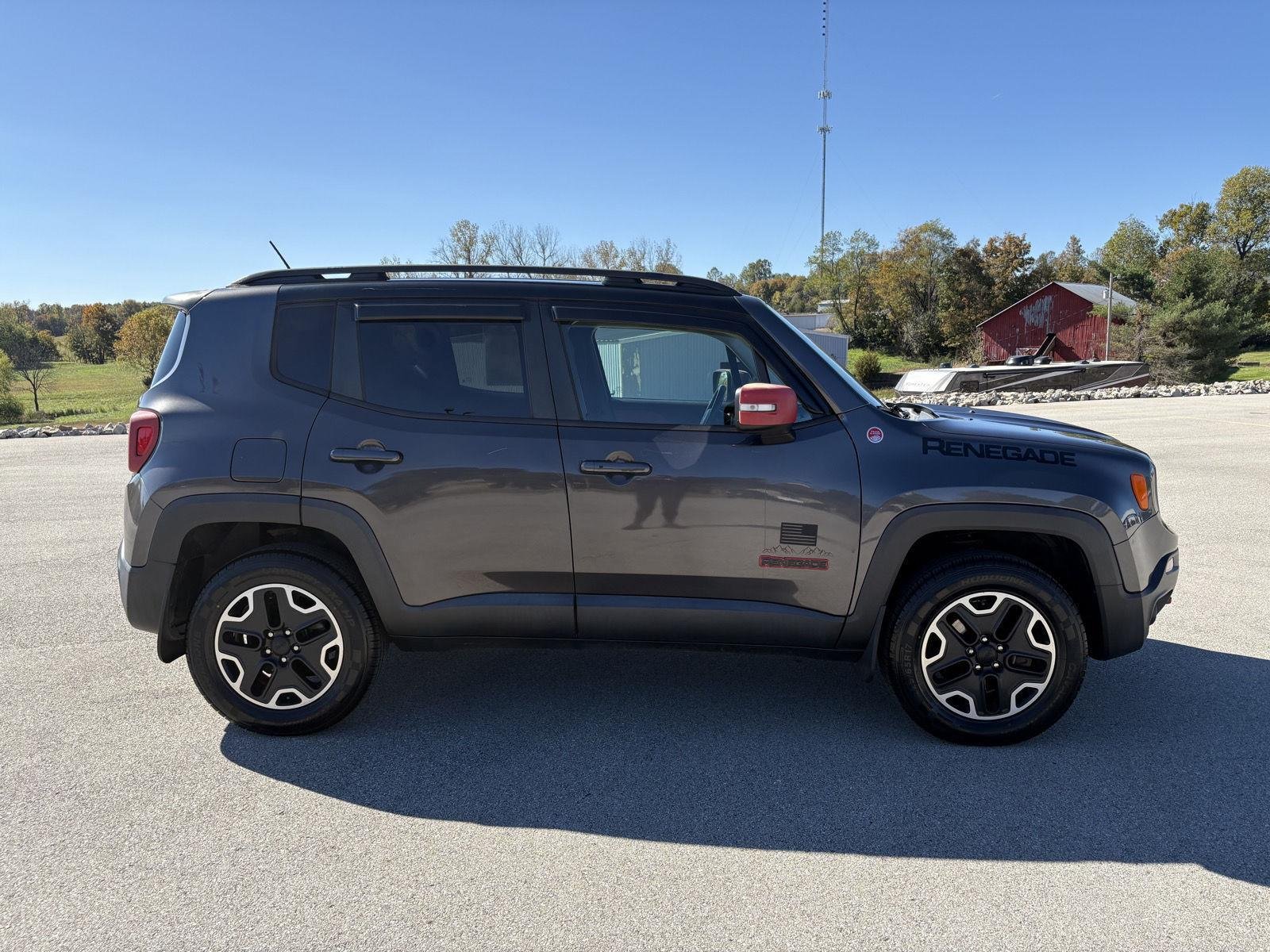2017 Jeep Renegade Trailhawk photo 4
