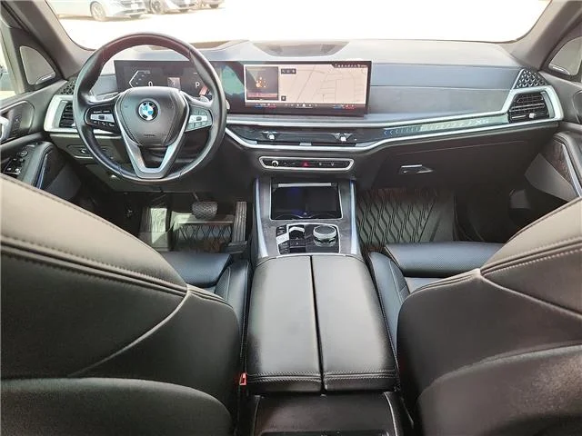 Used 2025 Alpine White BMW sDrive40i 4x2 Sports Activity Vehicle image 9