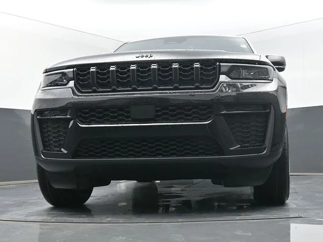 New 2026 Diamond Black Crystal Pearl-Coat Exterior Paint Jeep Altitude image 37