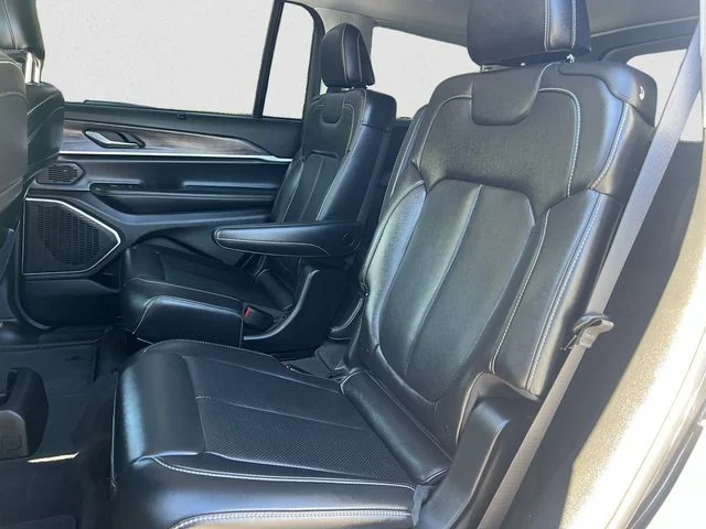 Used 2022 Gray Jeep Limited image 13