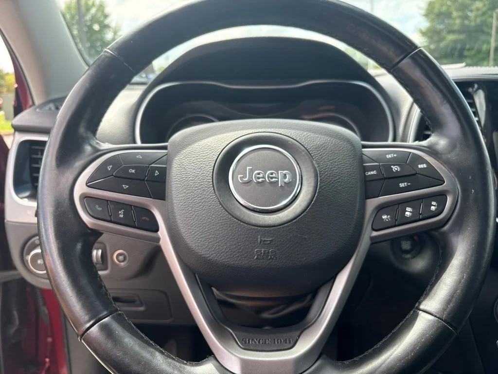 Used 2021 Red Jeep Limited image 21