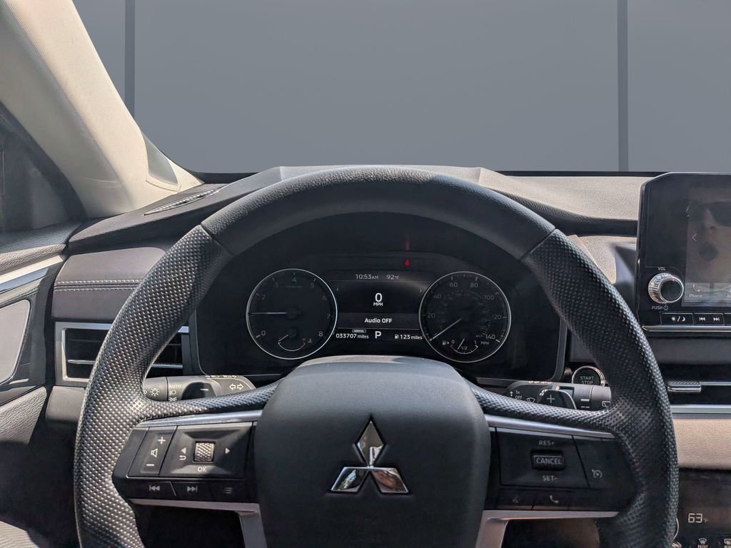 Used 2024  Mitsubishi ES image 28