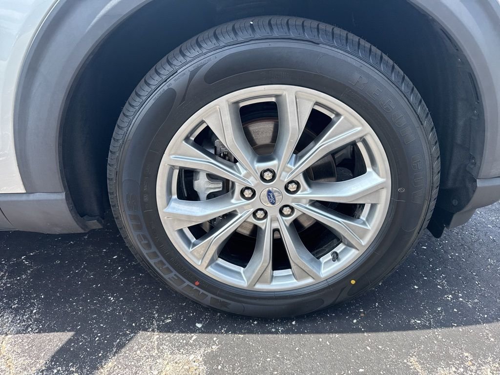 Used 2020 Silver Ford Limited image 24