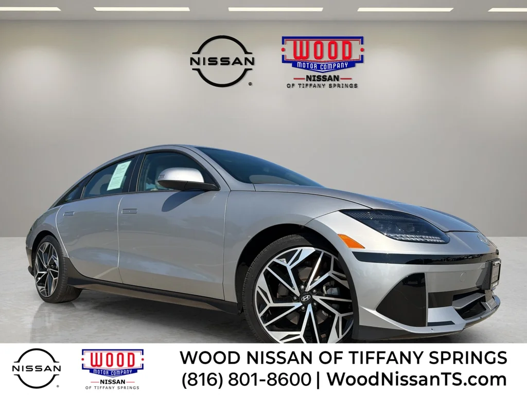 Used 2023 Curated Silver Hyundai SEL image 1