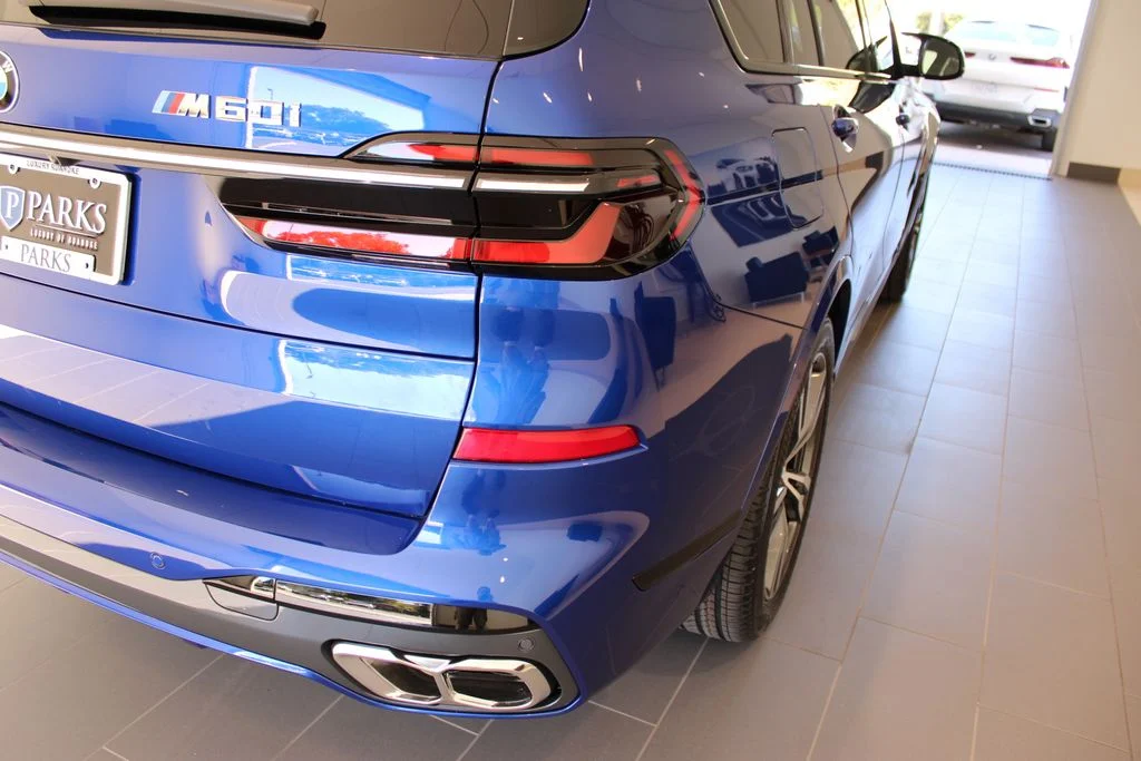 Used 2025 Blue Metallic BMW M60i image 42