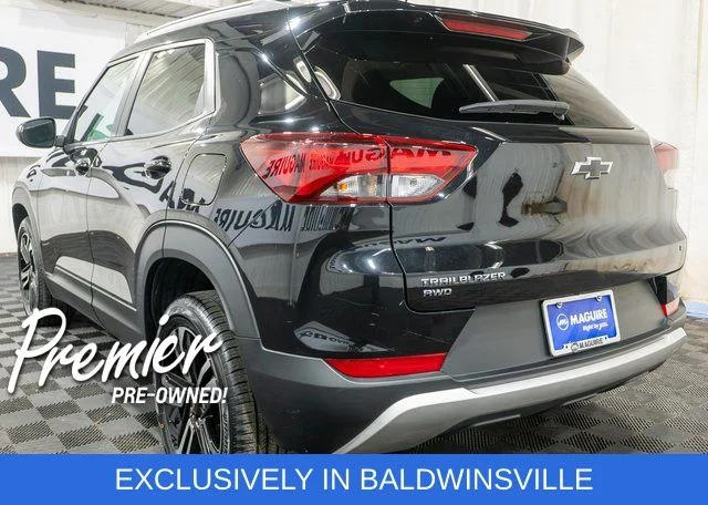 Used 2023 Black Chevrolet LT image 7