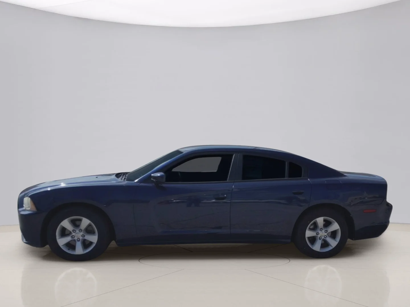 Used 2013 Blue Dodge SE image 2