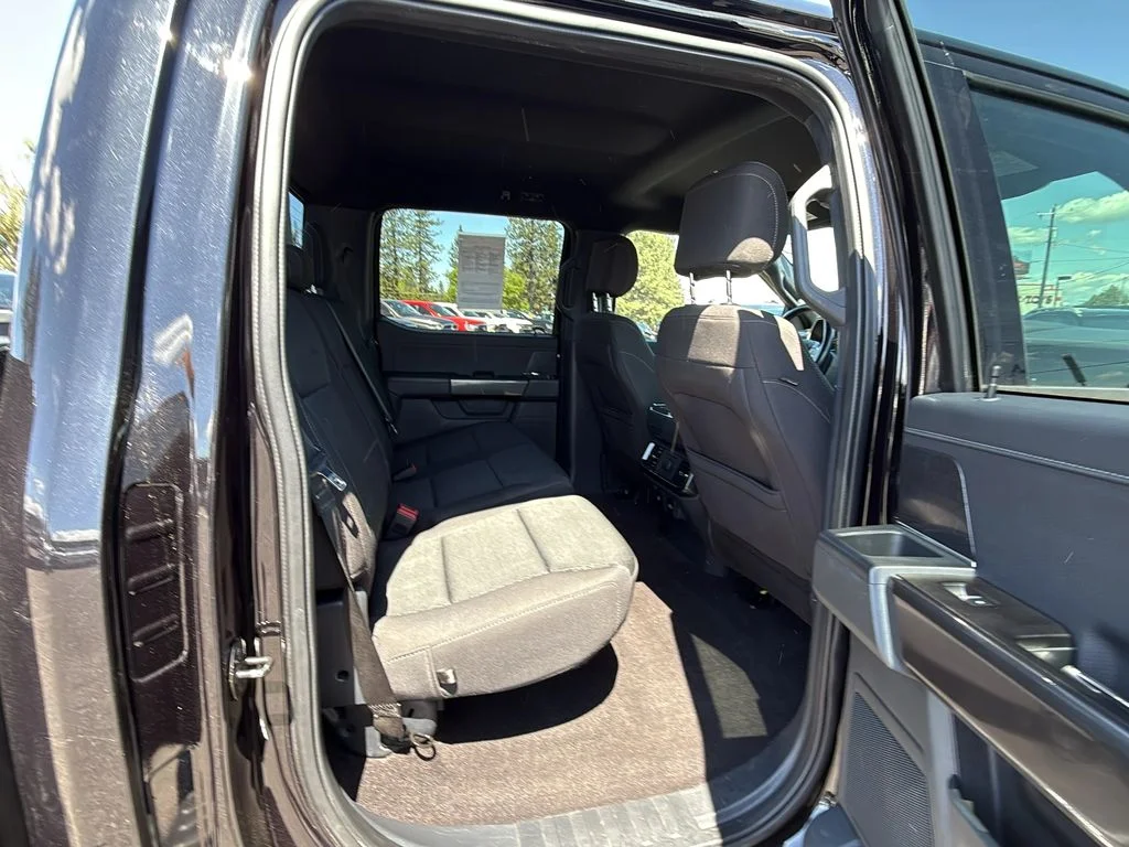 Used 2021 Agate Black Metallic Ford XLT image 25