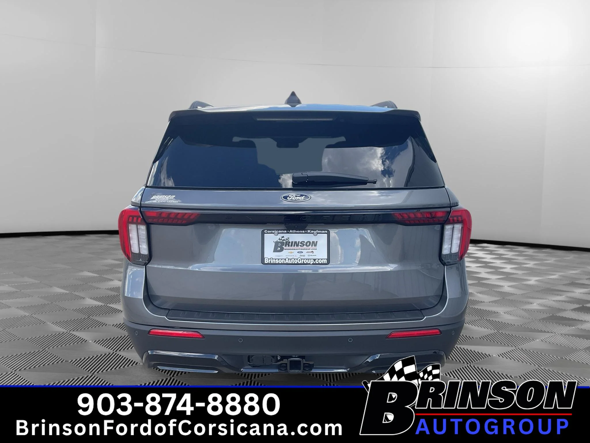 New 2027 Carbonized Gray Metallic Ford ST-Line image 4
