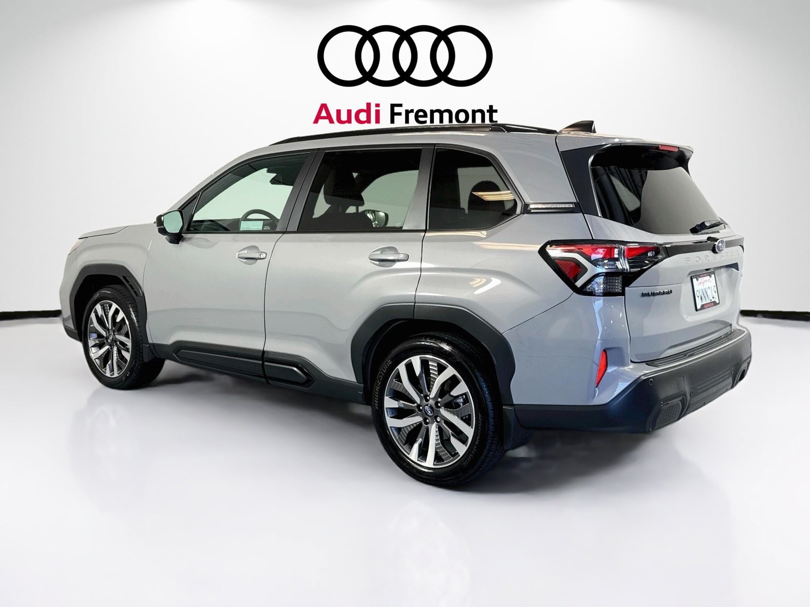 Used 2026 River Rock Pearl Subaru Touring image 7
