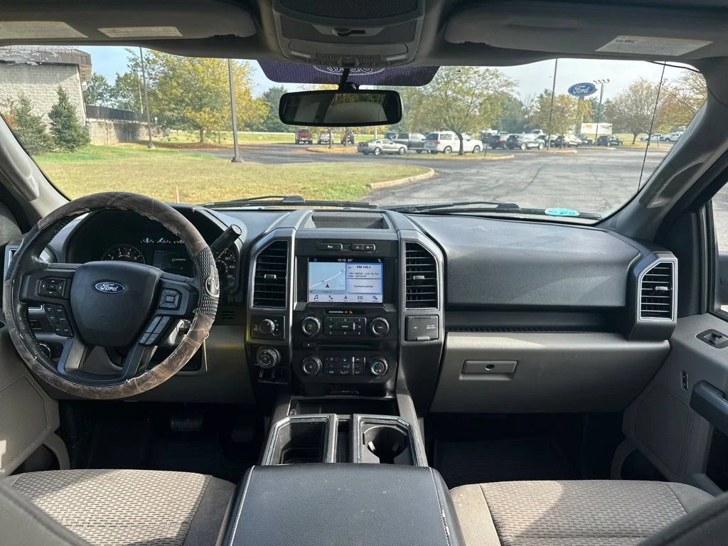 Used 2018 Blue Ford XLT image 2