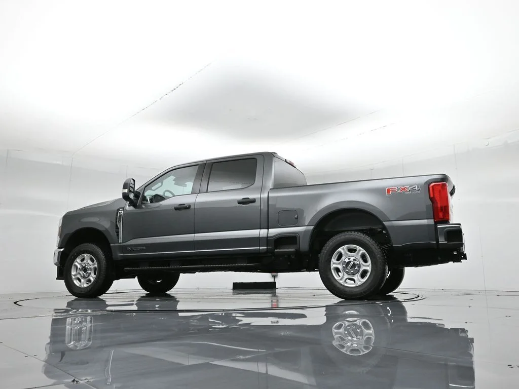 New 2026 Carbonized Gray Metallic Ford XLT image 50