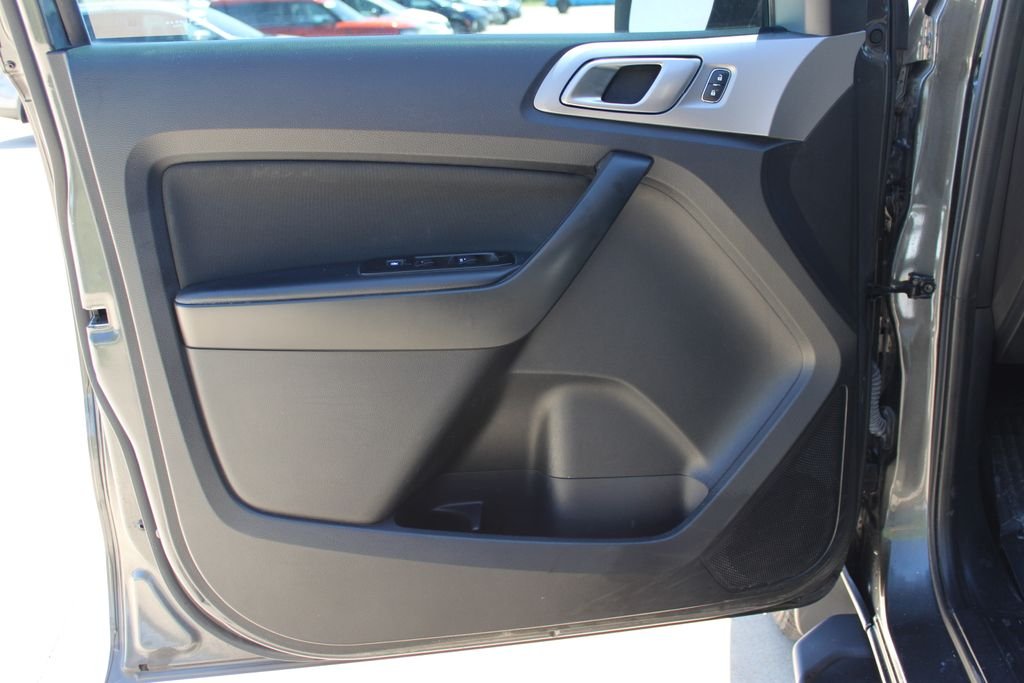Used 2019 Gray Ford XLT image 40