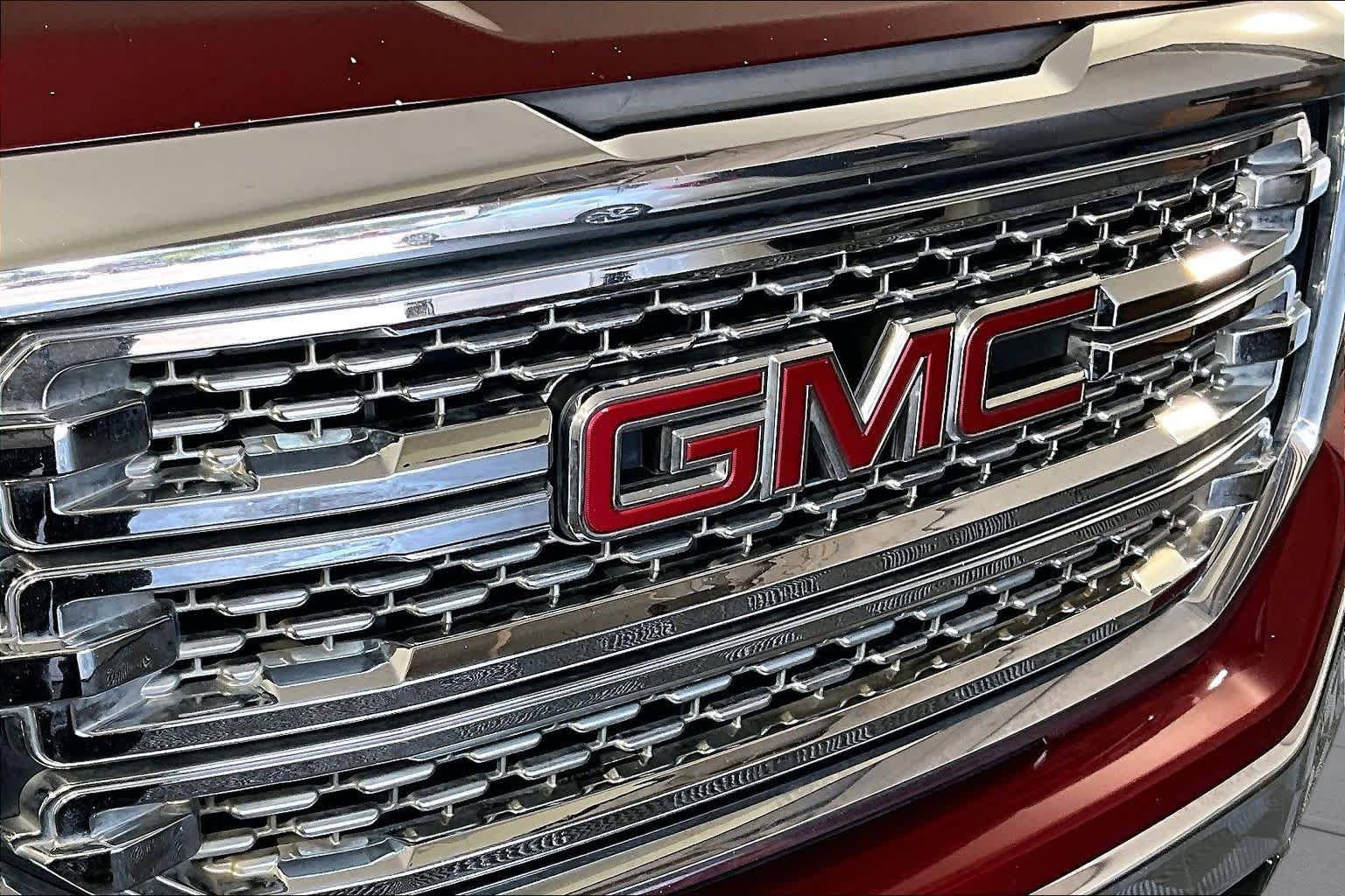 Used 2017 CRIMSON RED TINTCOAT GMC SLT image 27