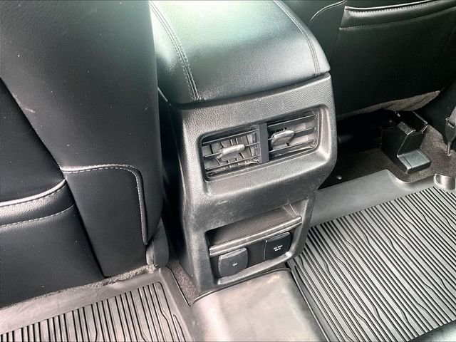 Used 2020 Black Ford SEL image 29
