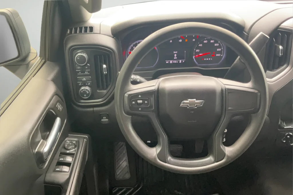 Used 2022 SILVER ICE METALLIC Chevrolet Custom image 14