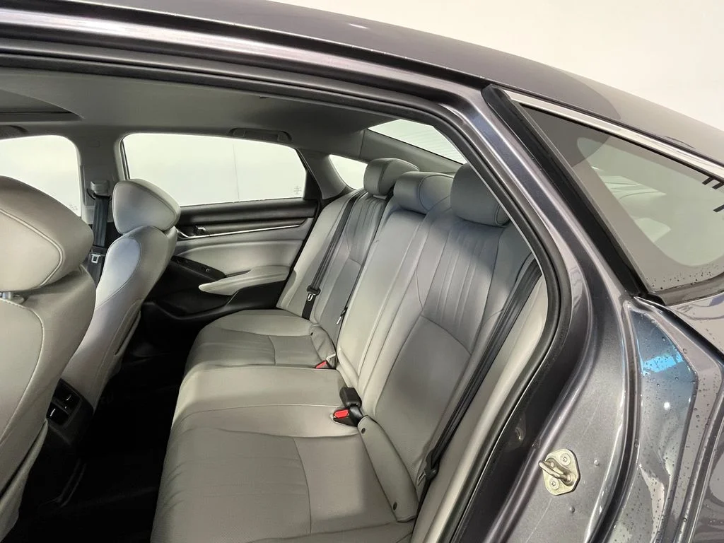 Used 2019  Honda Touring 2.0T image 4