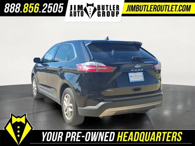 Used 2024  Ford SEL image 2