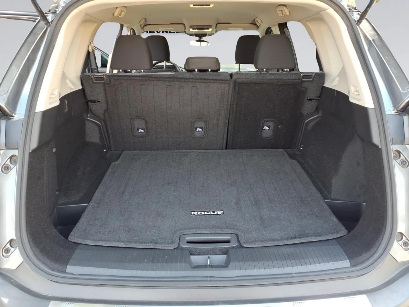 Used 2022  Nissan SV image 10