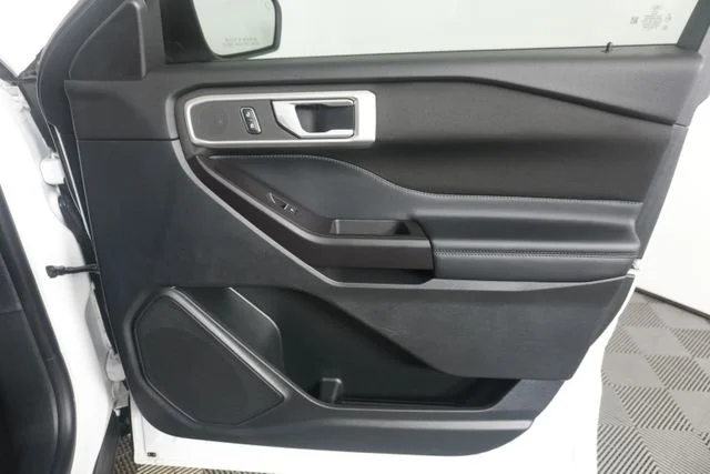 Used 2020 Oxford White Ford XLT image 31