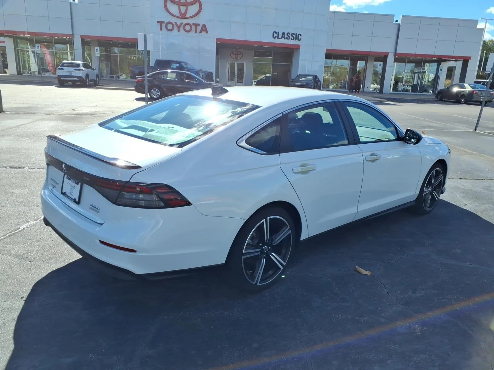 Used 2025 Platinum White Pearl Honda Sport image 2