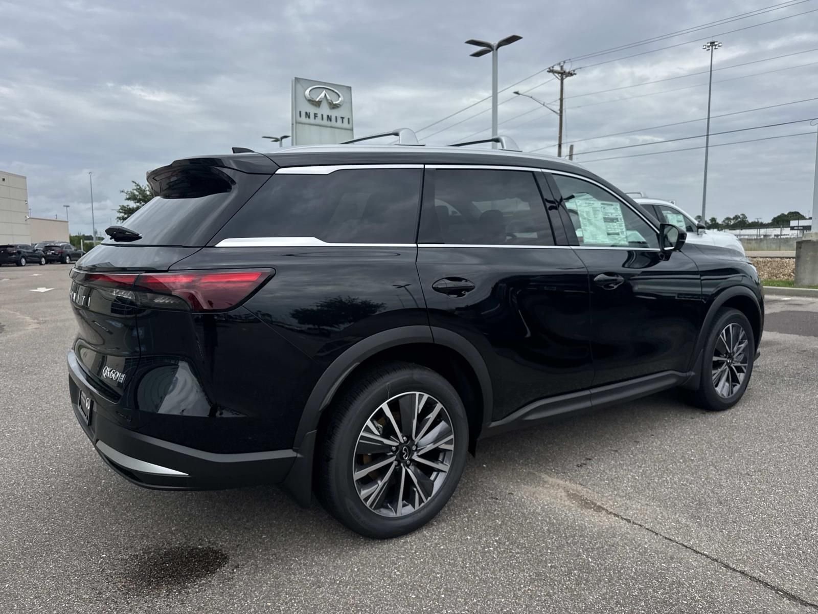 New 2027 MINERAL BLACK INFINITI Luxe AWD image 4
