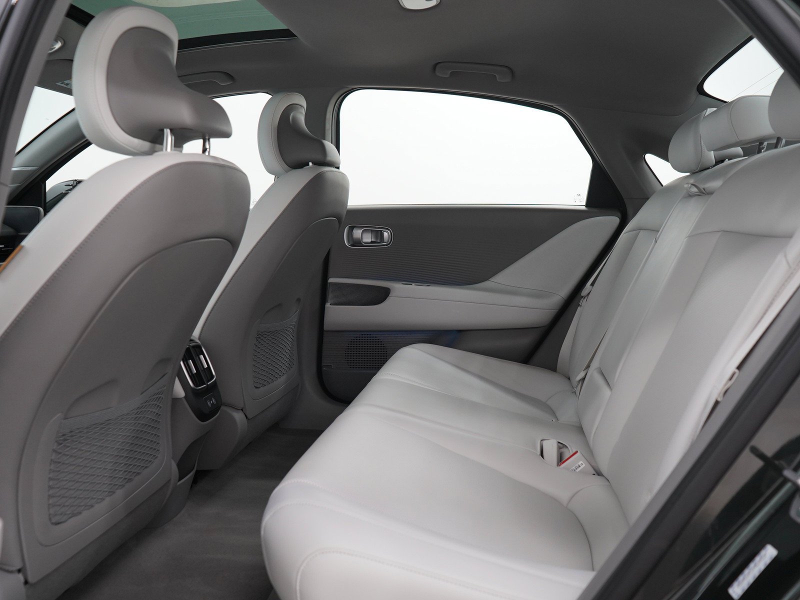 2023 Hyundai IONIQ 6 Limited - Photo 13