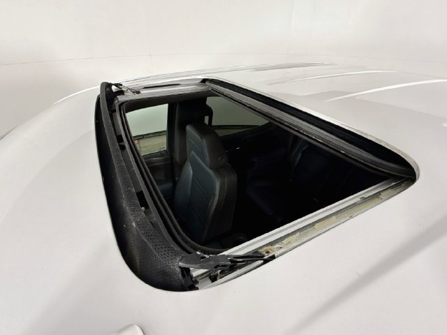 Used 2022 WHITE FROST TRICOAT GMC Denali image 8