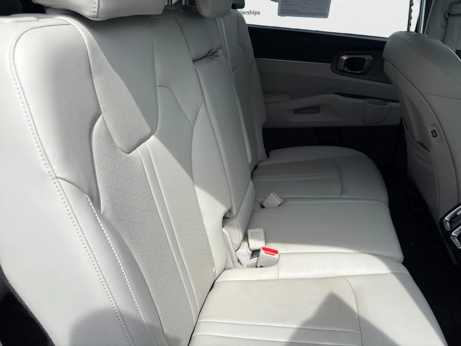 Used 2023 Everlasting Silver Kia X-Line S image 16