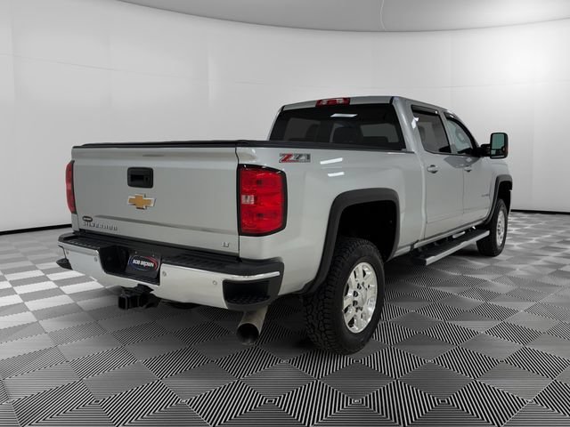 Certified Used 2016 SILVER ICE METALLIC Chevrolet LT image 5