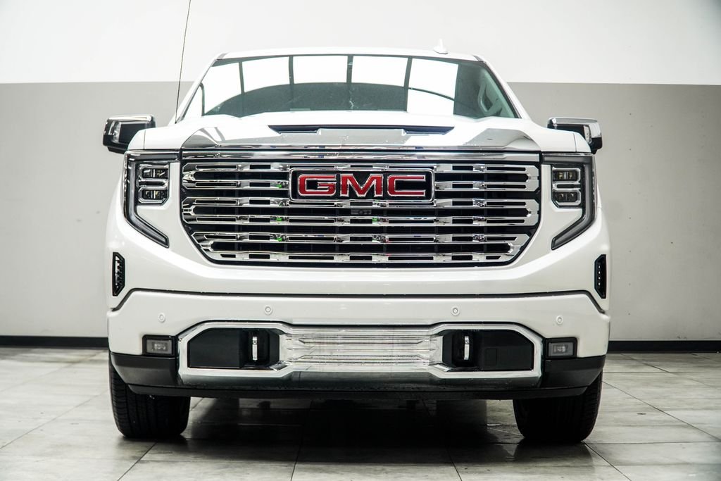 Used 2025 White GMC Denali image 7