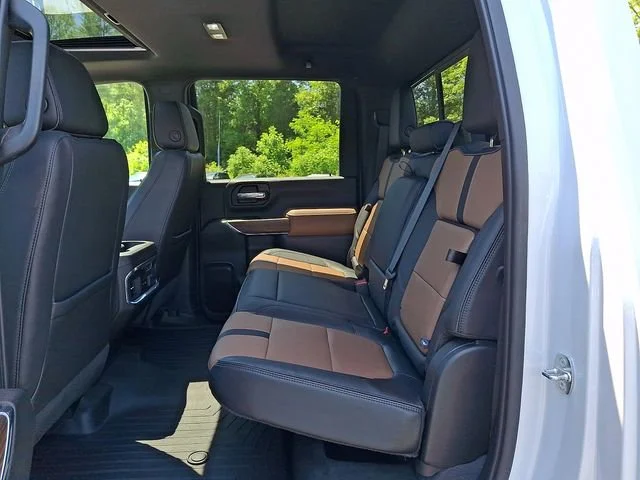 Used 2023 Iridescent Pearl Tricoat Chevrolet High Country image 10