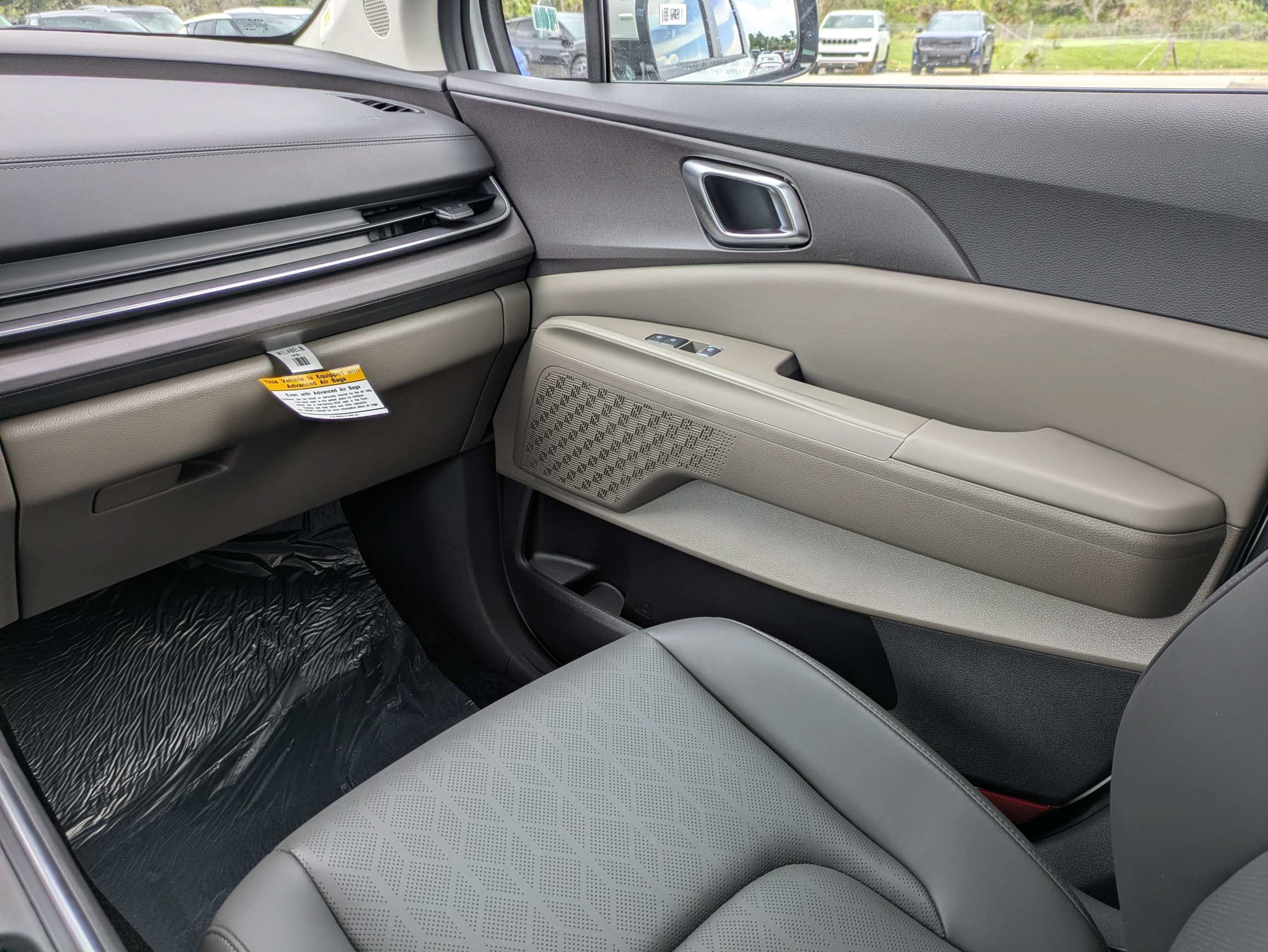 New 2026 Snow White Pearl Kia EX image 19