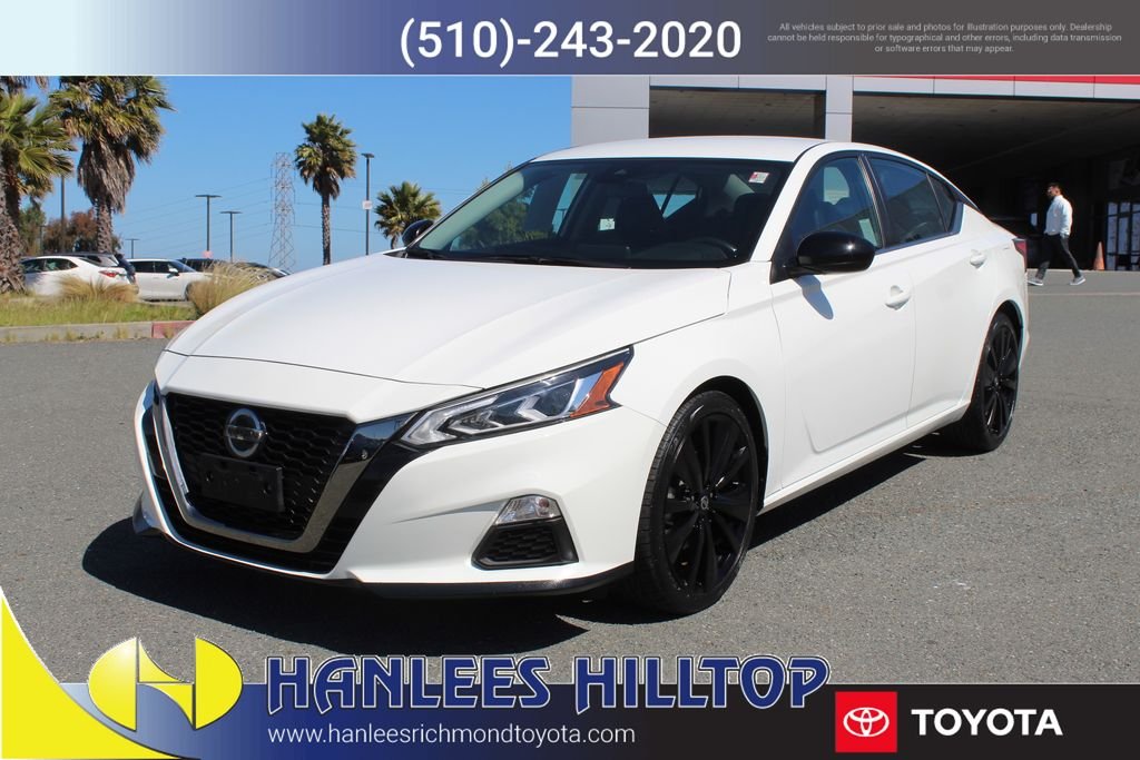 Used 2021 White Nissan 2.5 SR image 3