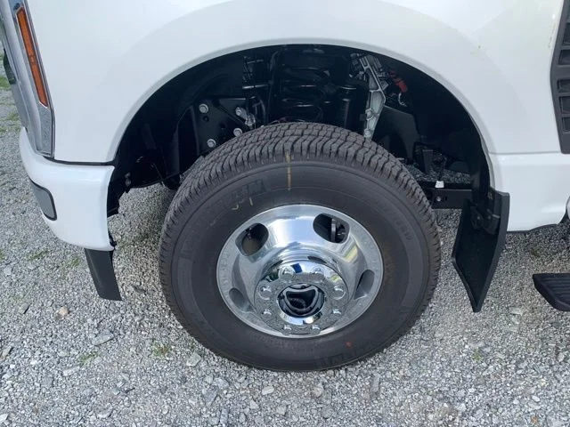 New 2026 White Ford F-350® Platinum® image 41