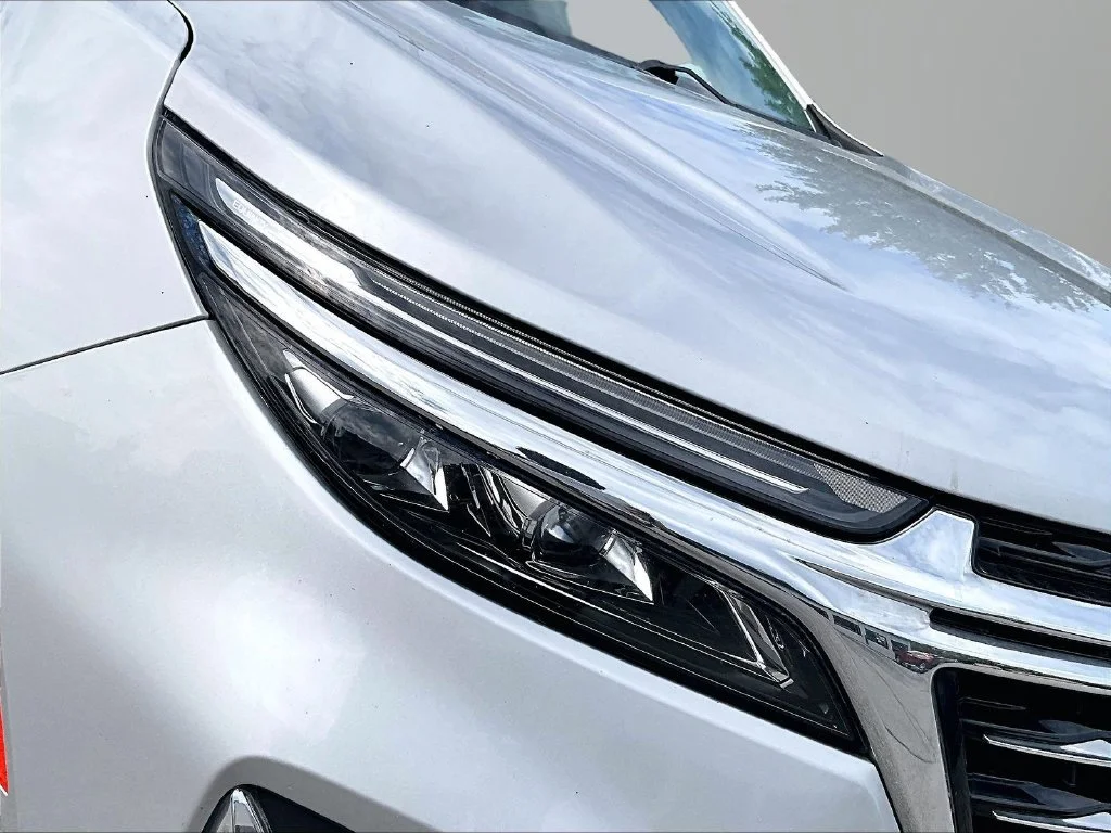Used 2022 Silver Chevrolet Premier image 30
