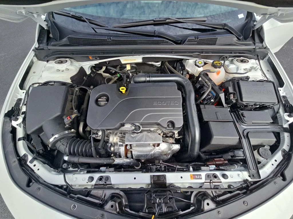 Used 2024 White Chevrolet LT image 31