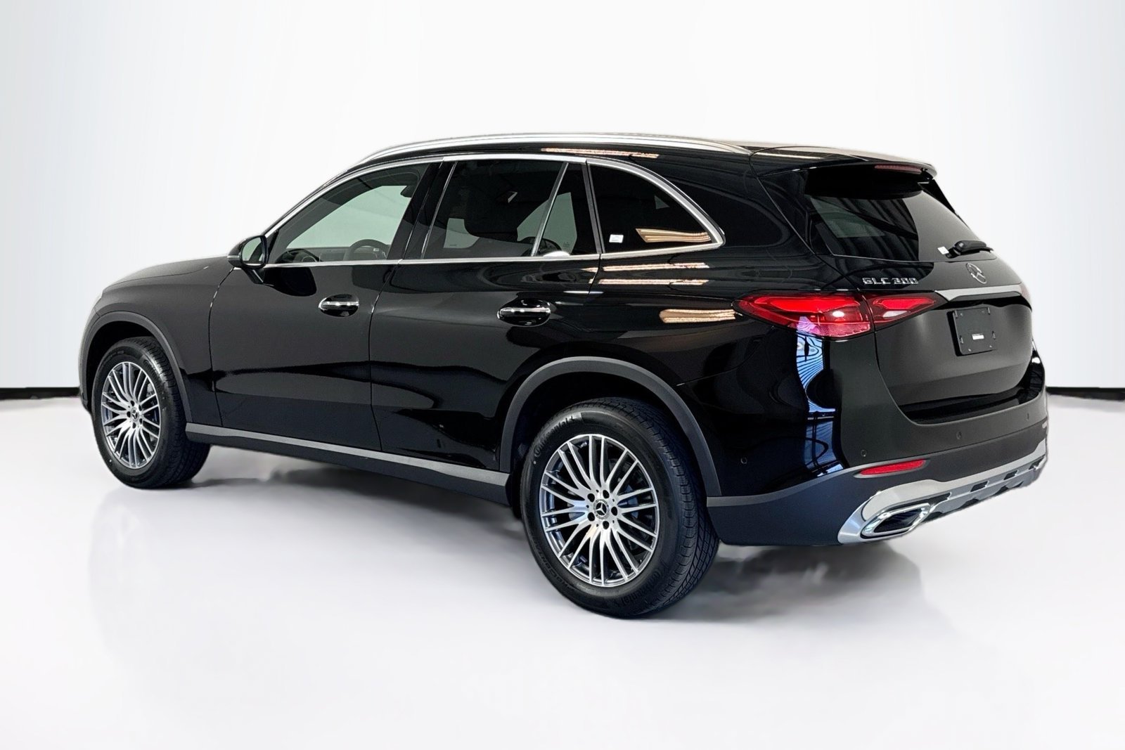 New 2026 Black Mercedes-Benz GLC 300 image 7
