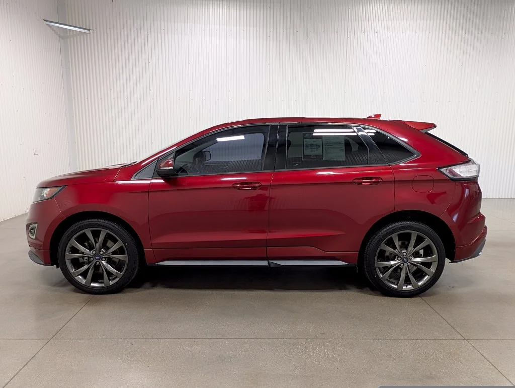 Used 2016 Red Ford Sport image 1