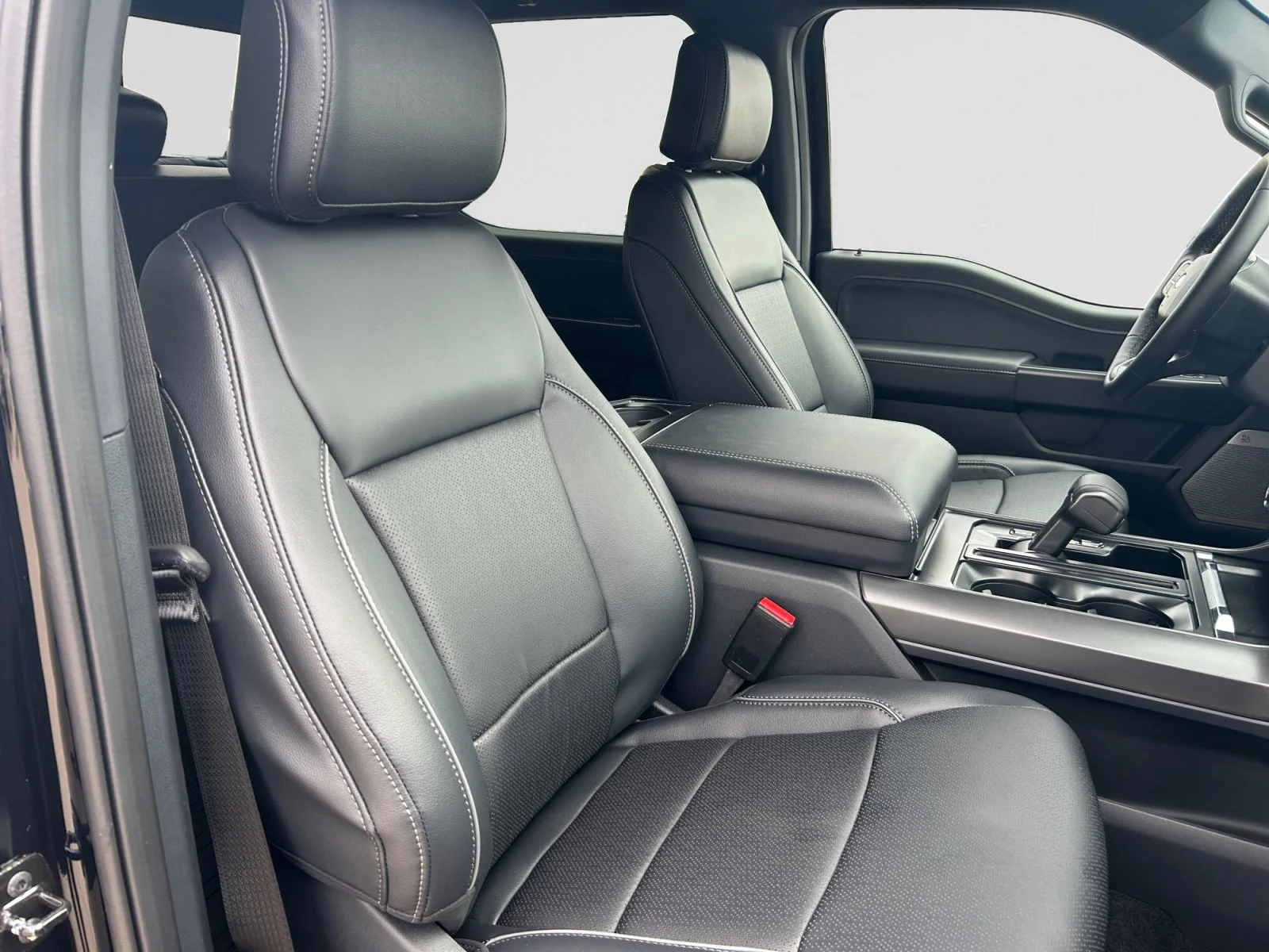 New 2026 Agate Black Metallic Ford Lariat image 12
