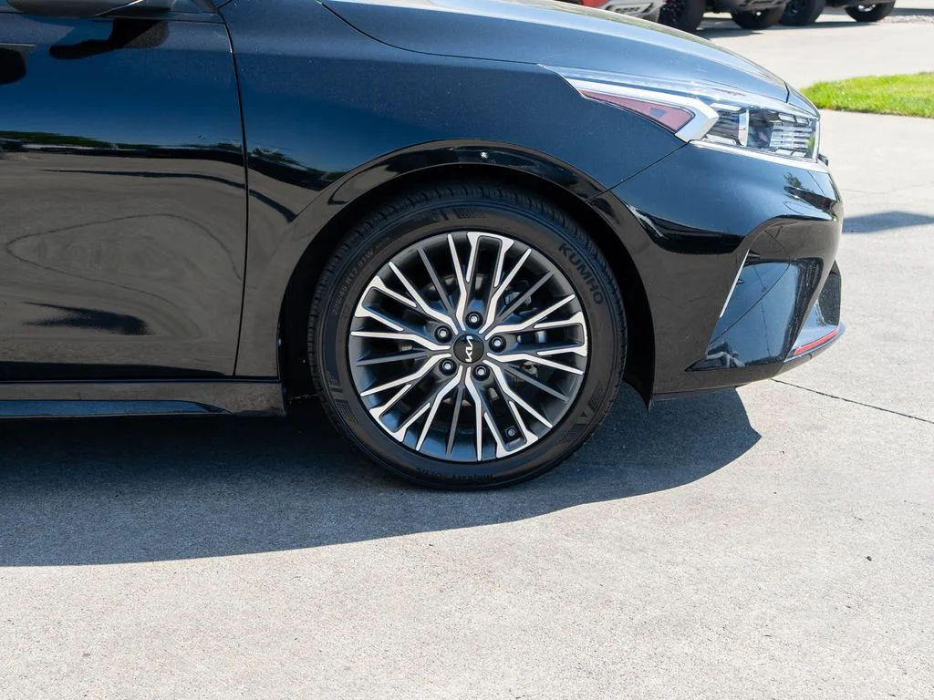 Used 2023 Black Kia GT-Line image 34