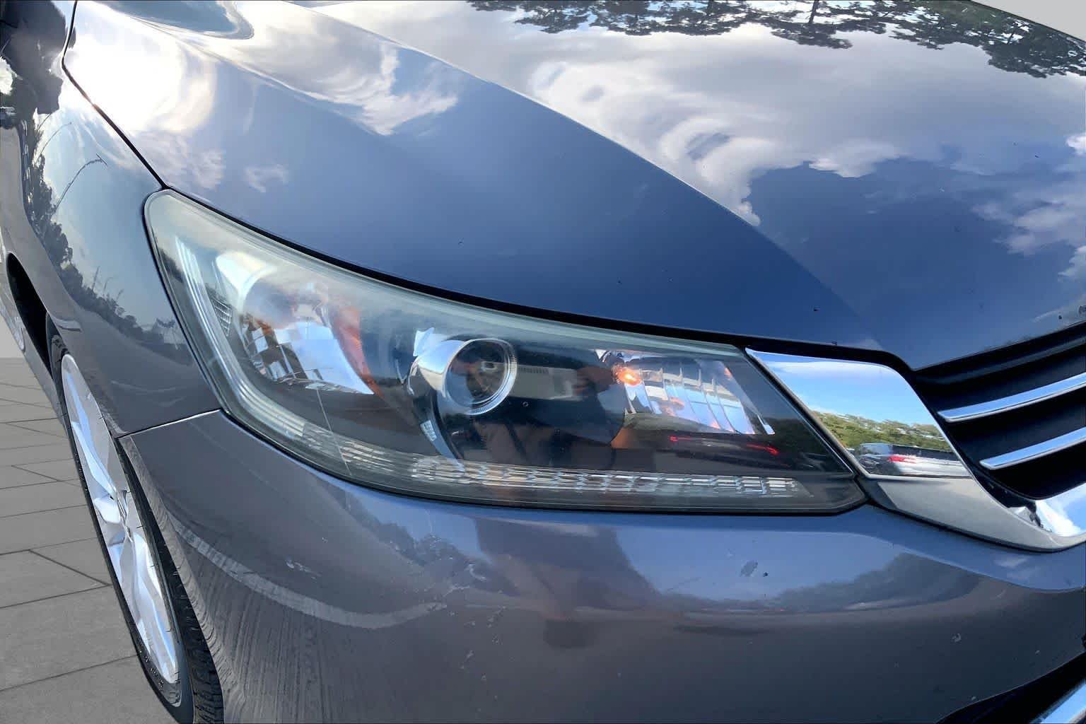 Used 2014 Modern Steel Metallic Honda EX-L image 27