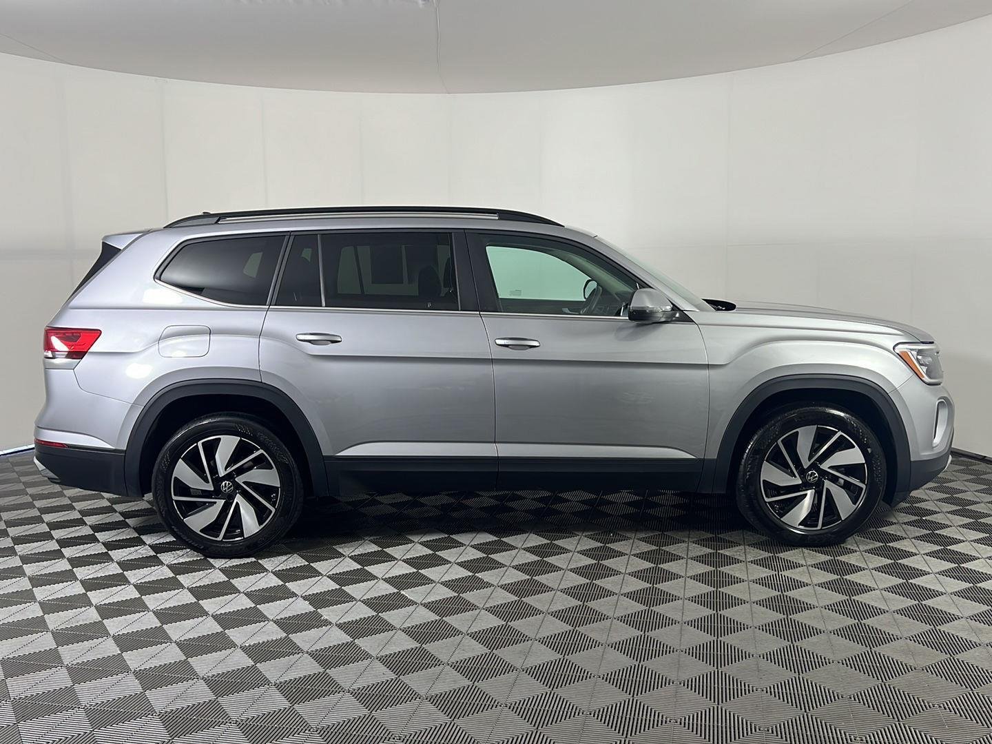 Used 2024 Silver Mist Metallic Volkswagen 2.0T SE w/Technology image 2